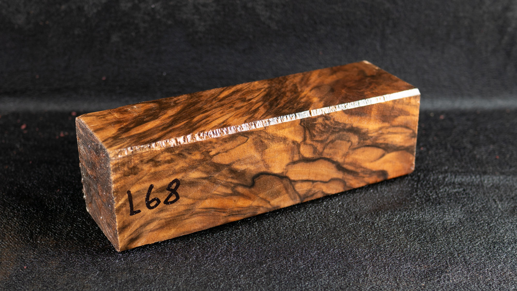 L68 - Messergriff
